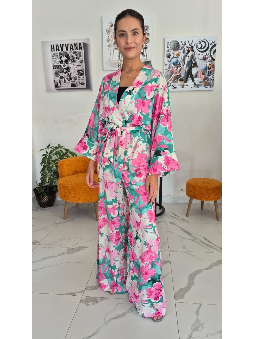 Pembe Renk Desenli İpek Saten Premium Kumaş Gömlek ve Pantolon Takımı Pembe Renk Desenli İpek Saten Premium Kumaş Gömlek ve Pantolon Takımı